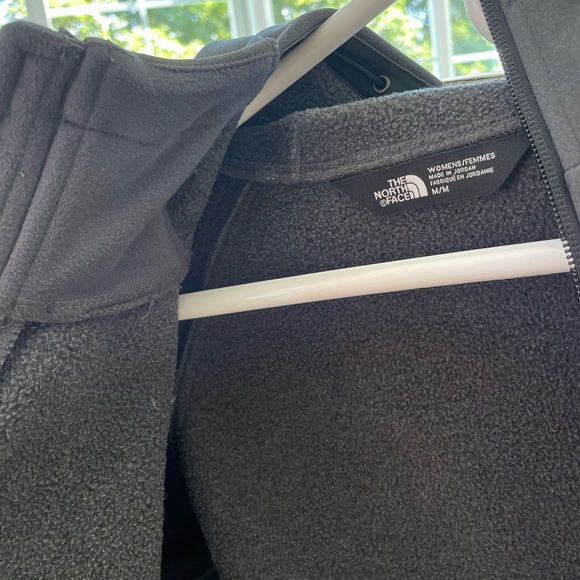 The North Face: Women’s Shelbe Raschel Hooded Jacket - Picture 2 of 5